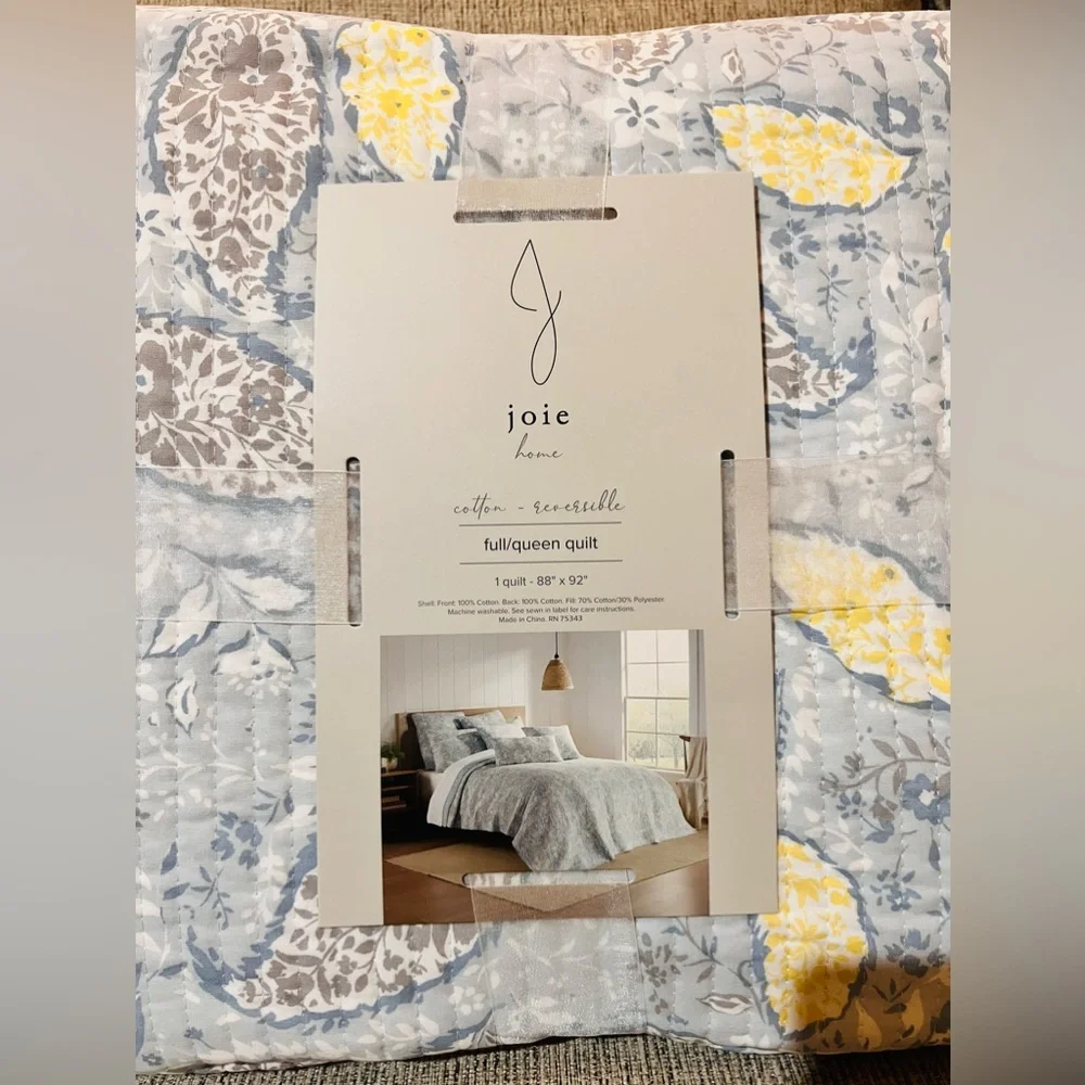 🎉LAST PIECE🎉JJOIE Boho Paisley Printed Quilt‎